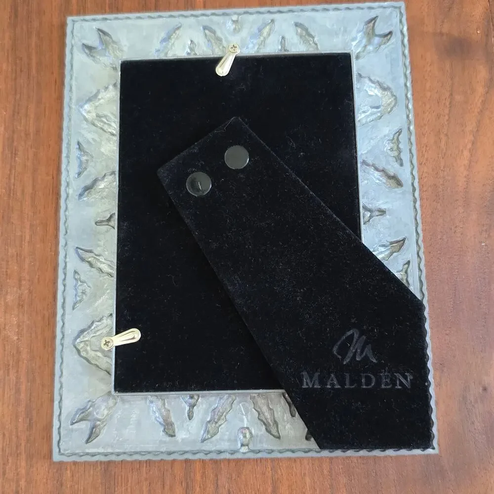 Vintage Maldon Picture Frame Gold Leaves Daisy Scalloped Edge Regency Cottage